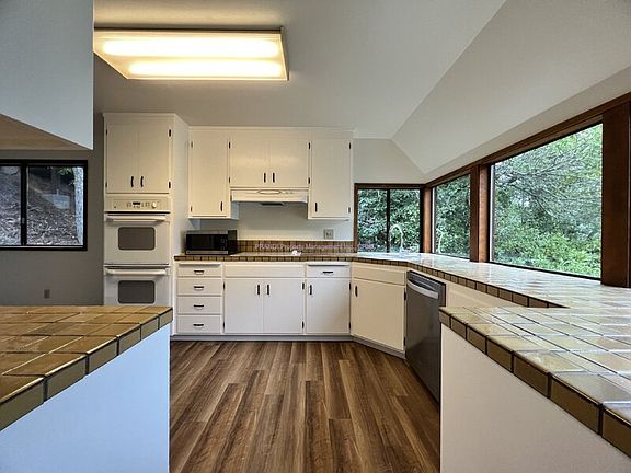 2nd image of 85 George Ln