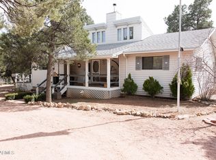 3089 Pinewood Dr, Overgaard, AZ 85933