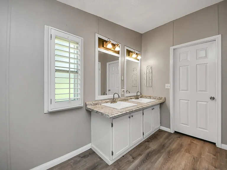 18303 James Rd — Photo 13