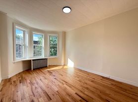 6088 67th Ave, Ridgewood, NY