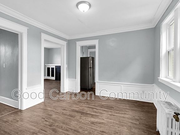 4th image of 2809 Main St APT 4