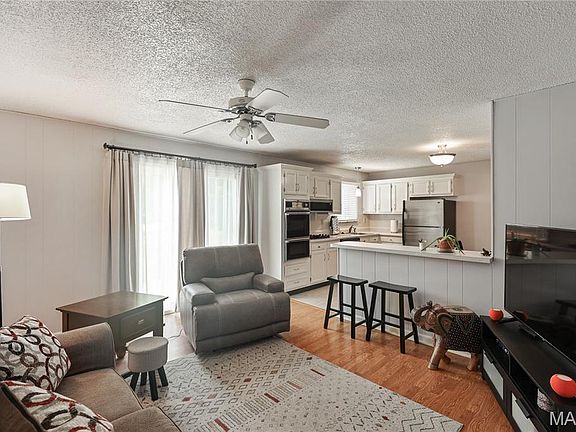 4th image of 722 Watersedge Dr