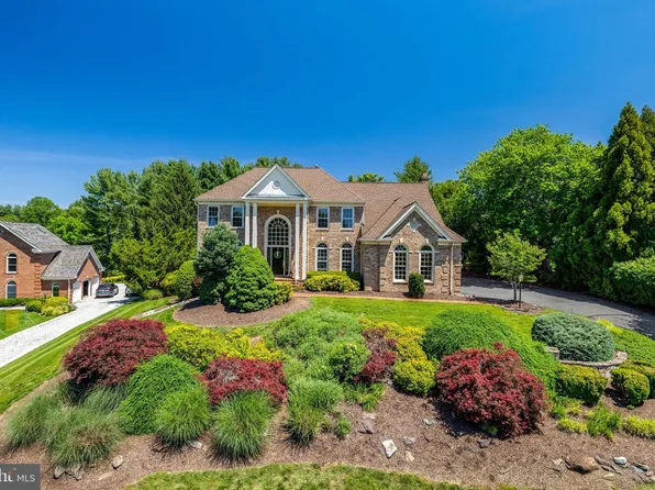 10114 Nedra Dr, Great Falls, VA 22066
