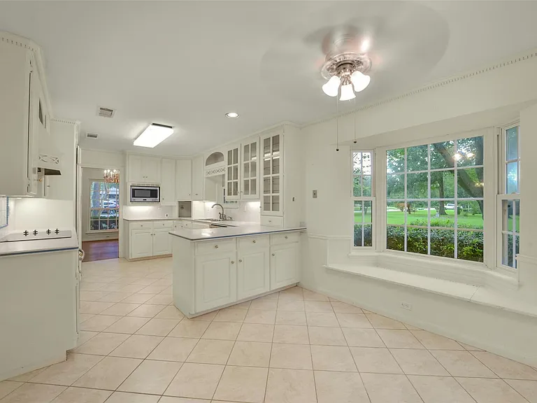 110 Hillcrest Dr — Photo 14
