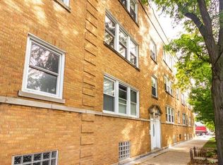 3036 W Cullom Ave, Chicago, IL 60618