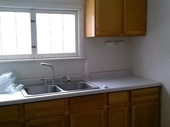 4th image of 116 E Lime St