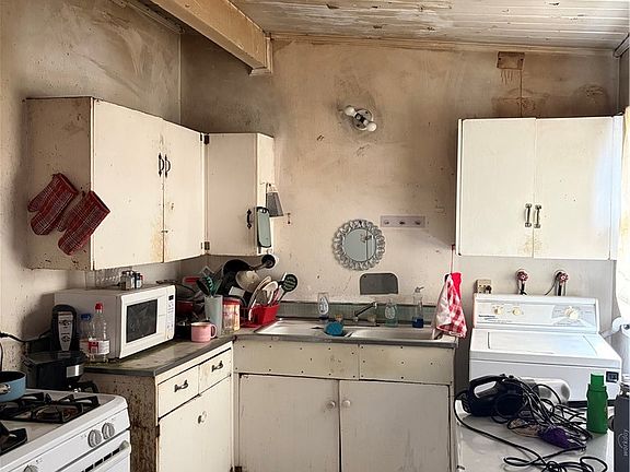 4th image of 18402 E Nearfield St