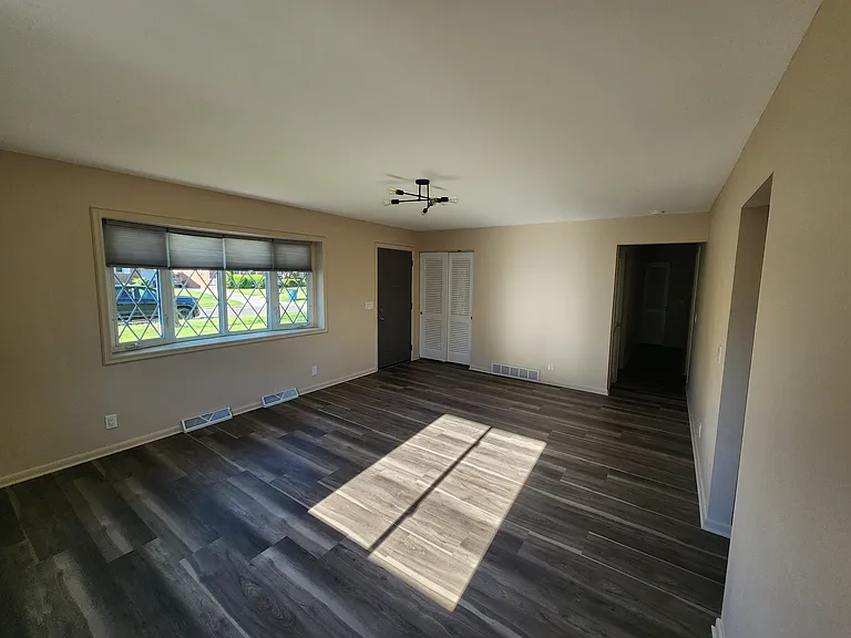 3249 N Eastmoreland Dr — Photo 10