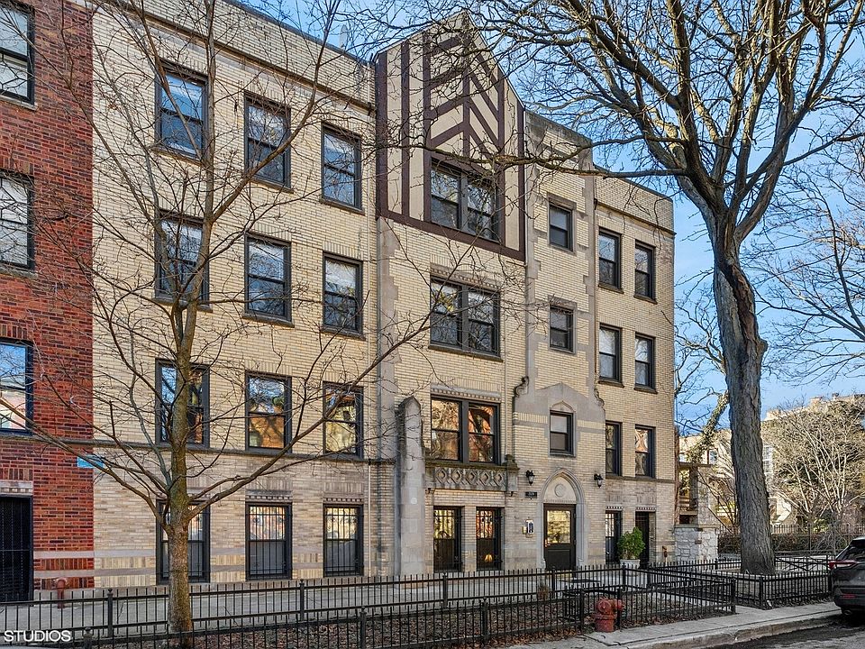 1st image of 2128 N Hudson Ave APT 304
