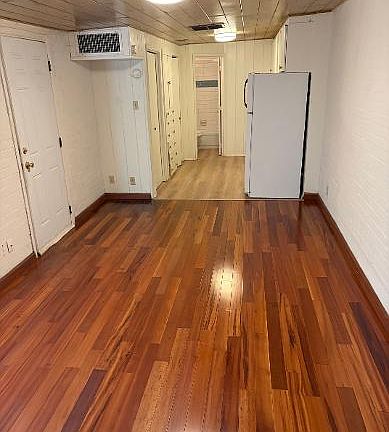 3rd image of 1149 E 9th St