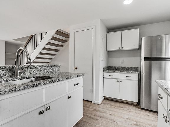 4th image of 4338 Pembrook Village Dr #37