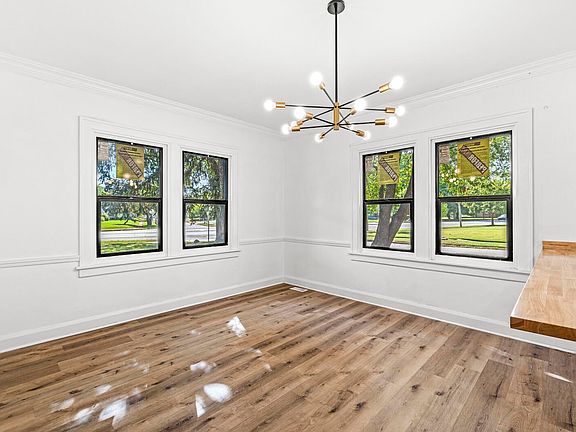 4th image of 2733 Lincoln Way W