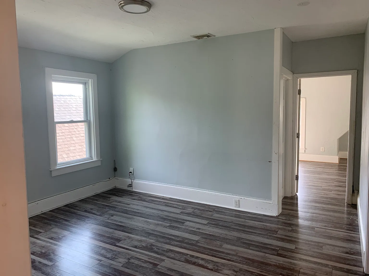 3 bed, 1100 sqft, $2,600 — Photo 2