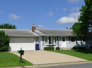 952 Swift St S, Shakopee, MN 55379