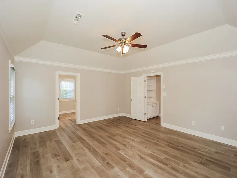 385 Fairway Ct — Photo 13