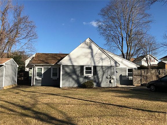 4th image of 297 Oakdale Ave