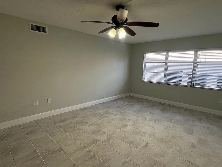 Citadel Apartments of Sarasota — Photo 28
