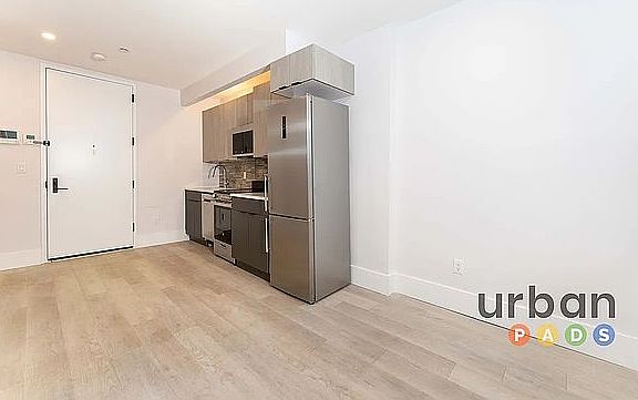 3rd image of 324 E 116th St #4D