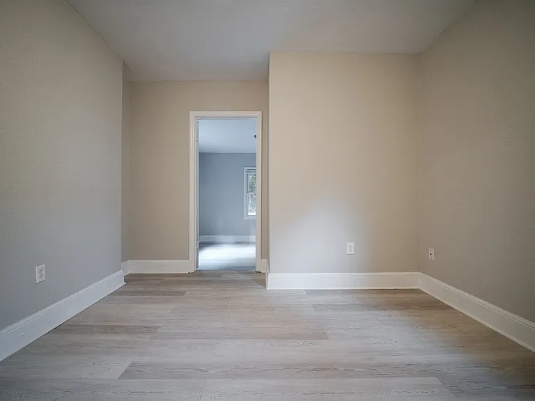 614 Ambassador St — Photo 28