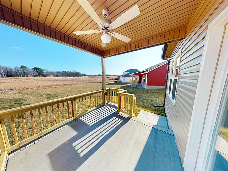 525 Herman Dr — Photo 16