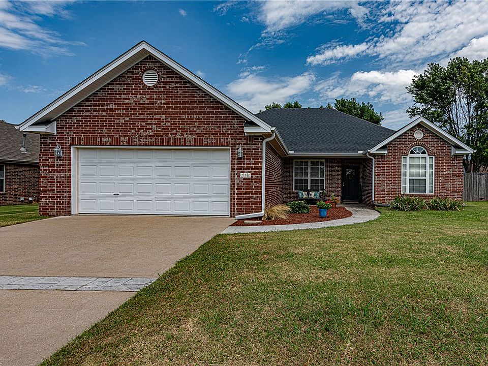 1st image of 250 S Briarhill Dr