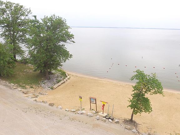 4th image of 21631 Oriole Ln