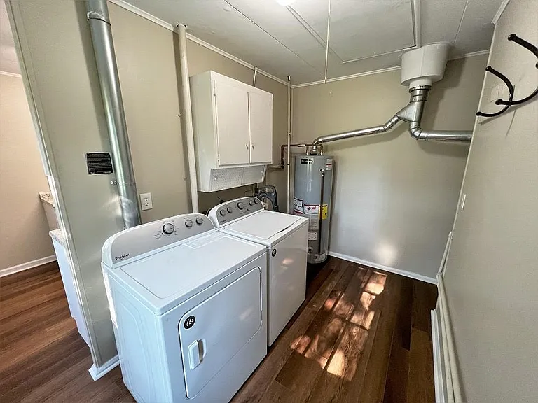 3608 Robinhood Ter — Photo 9