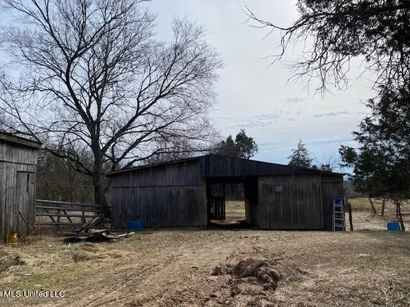 SW Boundary St, Holly Springs, MS 38635