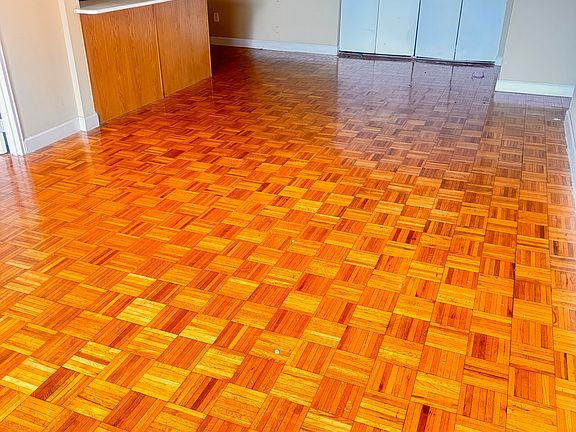 3rd image of 4430 Douglaston Pkwy #6AA