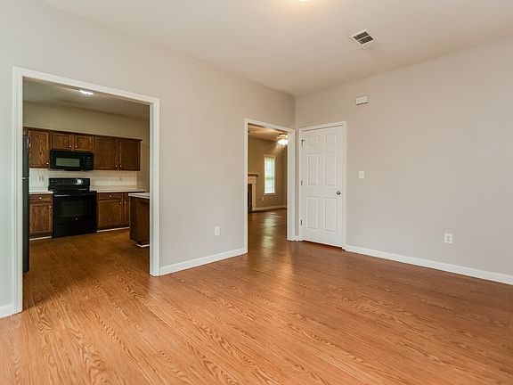 4th image of 880 Terrace Mill Dr