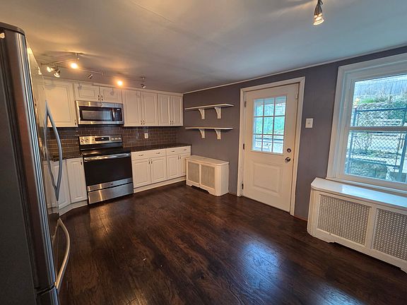 3rd image of 4737 Umbria St