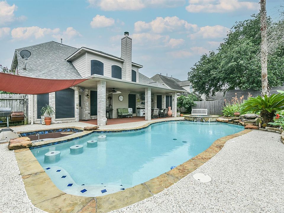 1st image of 8106 Laurel Ln