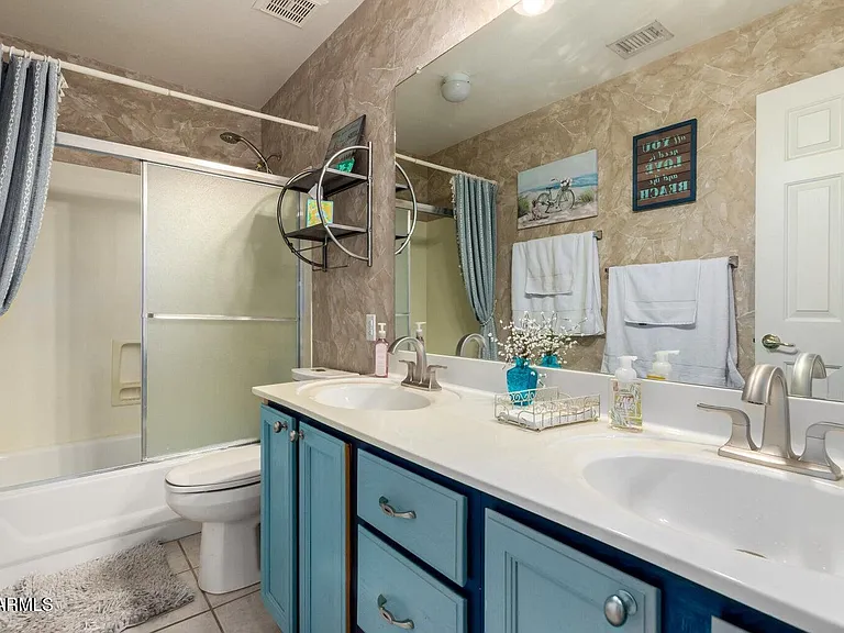 1320 E Cottonwood Ln — Photo 20