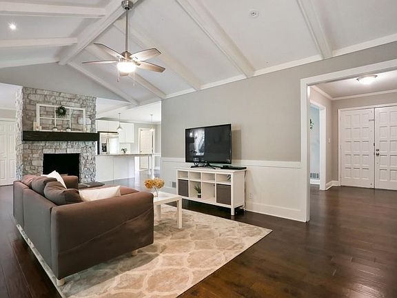 4th image of 4022 Winding Valley Dr SE