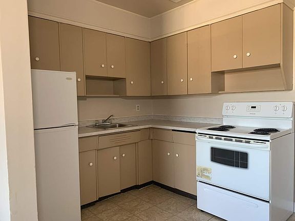 2nd image of 12525 118th Ave NW