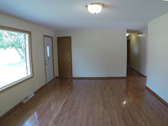 Hardwood Floor in L/R