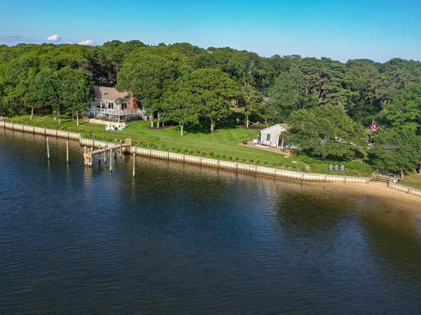 30 Overland Road, Mashpee, MA 02649