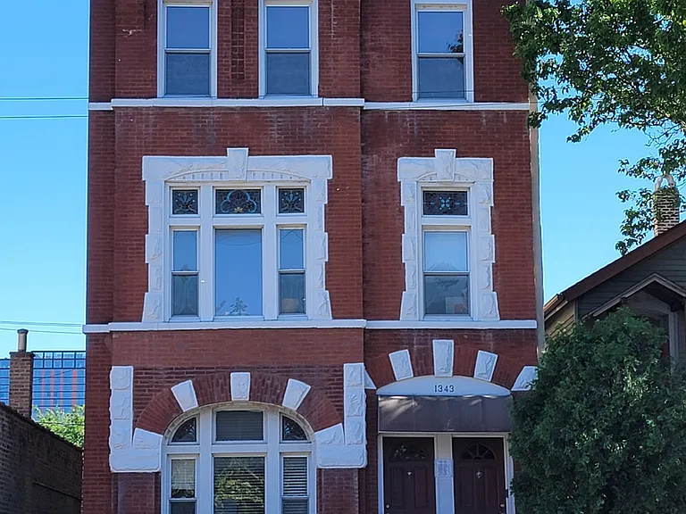 1343 W Grand Ave #2 — Photo 10