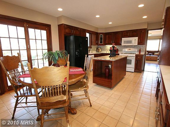 5th image of 4916 Wycliff Ln