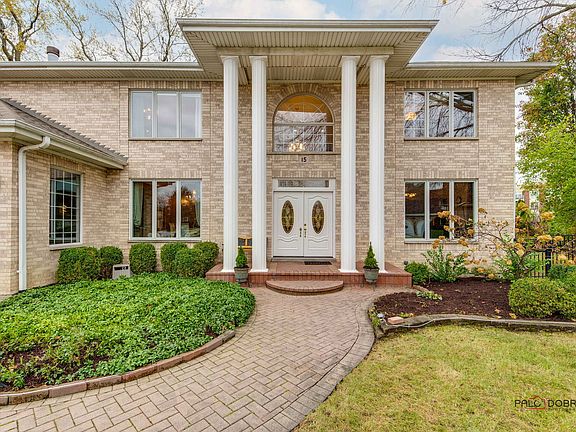 3rd image of 15 Spencer Ct
