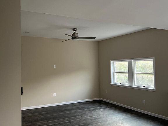 4th image of 901 Wade Rd