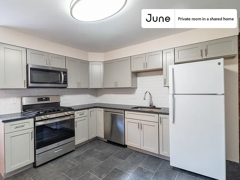 11A Islington St #E — Photo 5