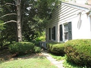 2nd image of 1717 Windy Hill Rd