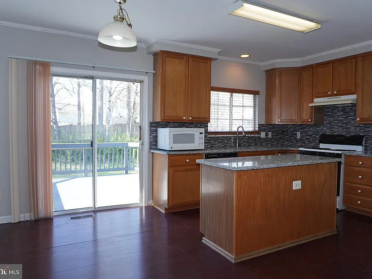 14882 Geranium Ct — Photo 39