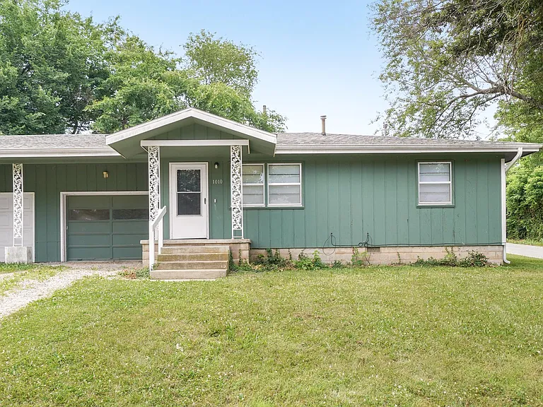 1010 W Lakewood St — Photo 3