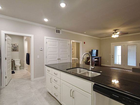4th image of 2000 E Brookview Dr #103