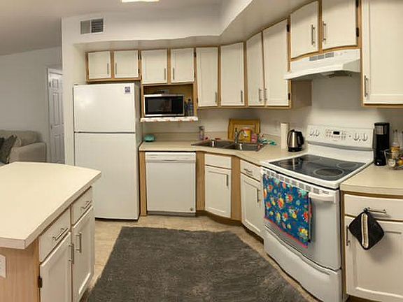 5th image of 903 Oakwood Ave