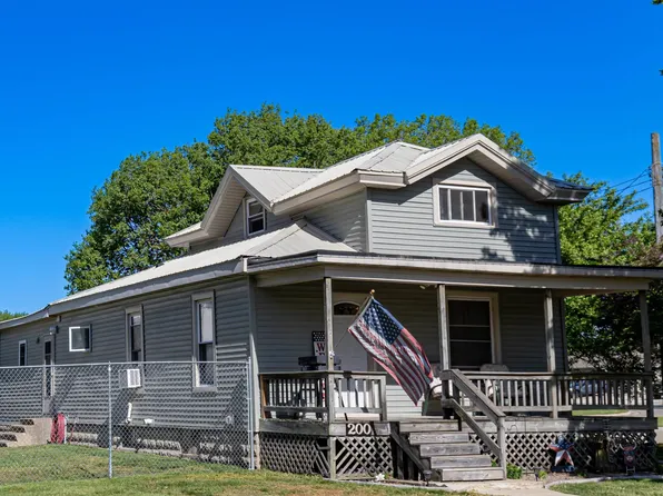 200 Mechanic St, Fayette, IA 52142