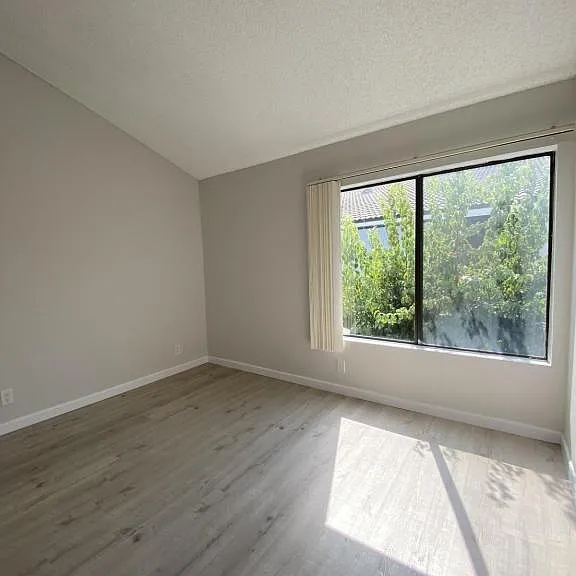 181 N Richmont Dr — Photo 9