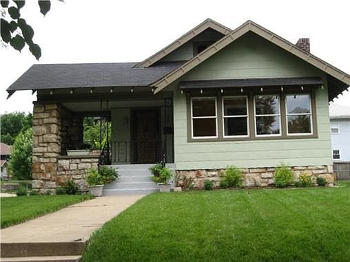 Curb appeal year round!